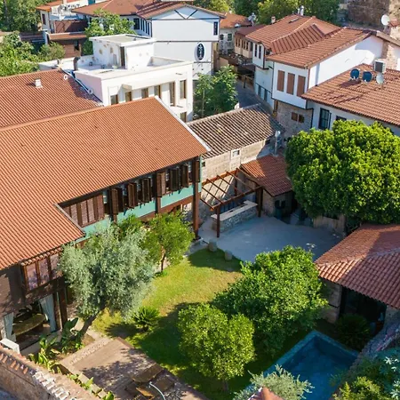 House 5 *