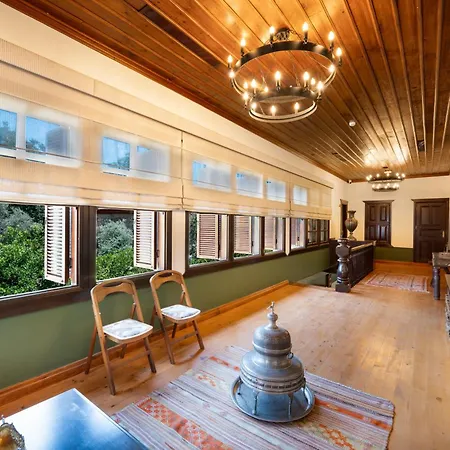 House 5 *