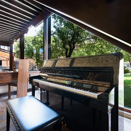 House 5 Ξενοδοχείο *