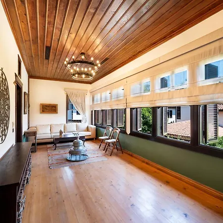 Ξενοδοχείο House 5 *