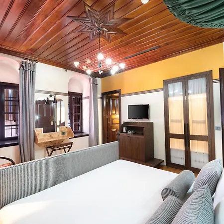 House 5 *