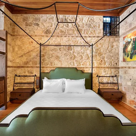 House 5 Hotel
