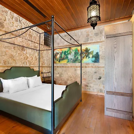 Отель House 5 *