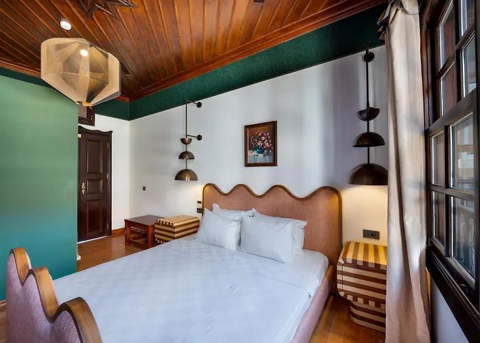 House 5 Otel *