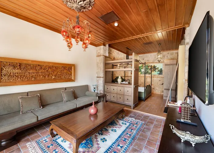 House 5 *