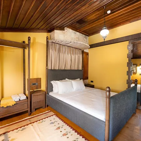 House 5 * אנטליה