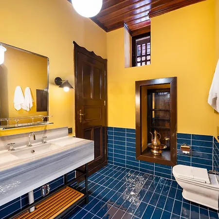 House 5 Hotel