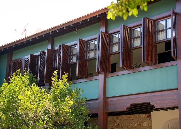 House 5 *