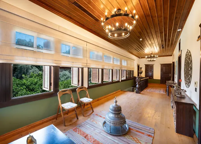 House 5 *