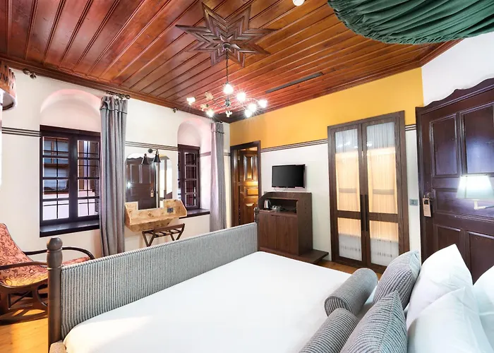 House 5 *