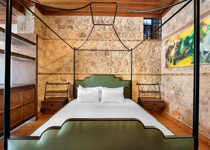 House 5 Hotel